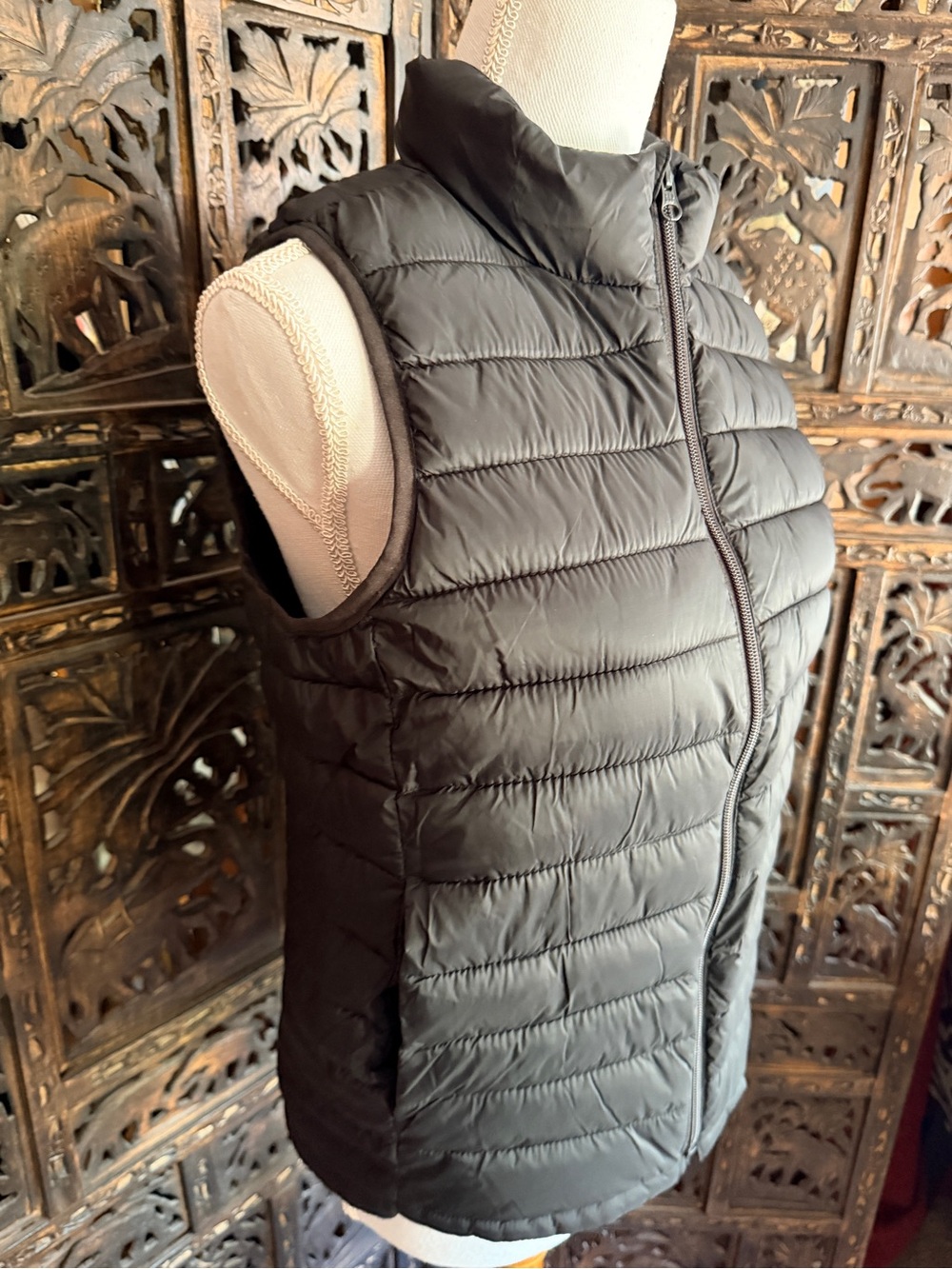 GAP Black Quilted Lightweight Puffer Vest Water Resistant